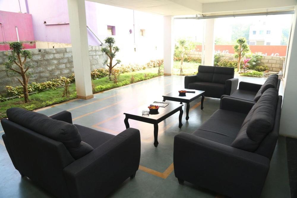 Kingsburyfiesta Hotel Vellore Exterior photo